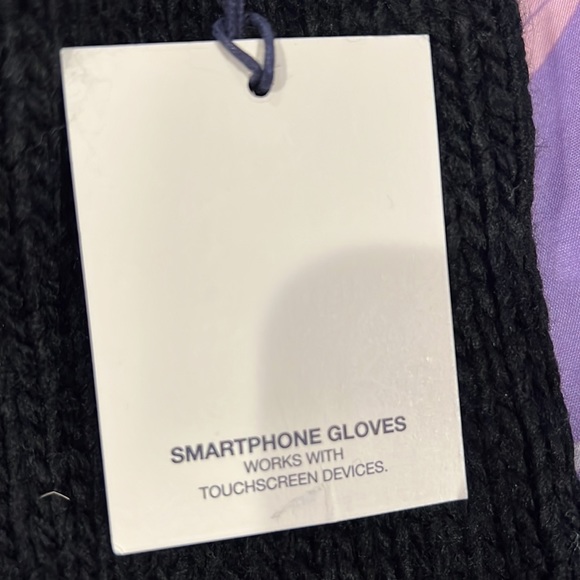 Gap smart phone gloves NWT one size - Picture 3 of 4